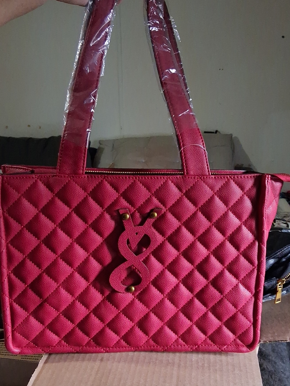Quilted Red Tote Bag – Elegant Everyday Shoulder BagCOMES W/MAKE UP BAG.NWT